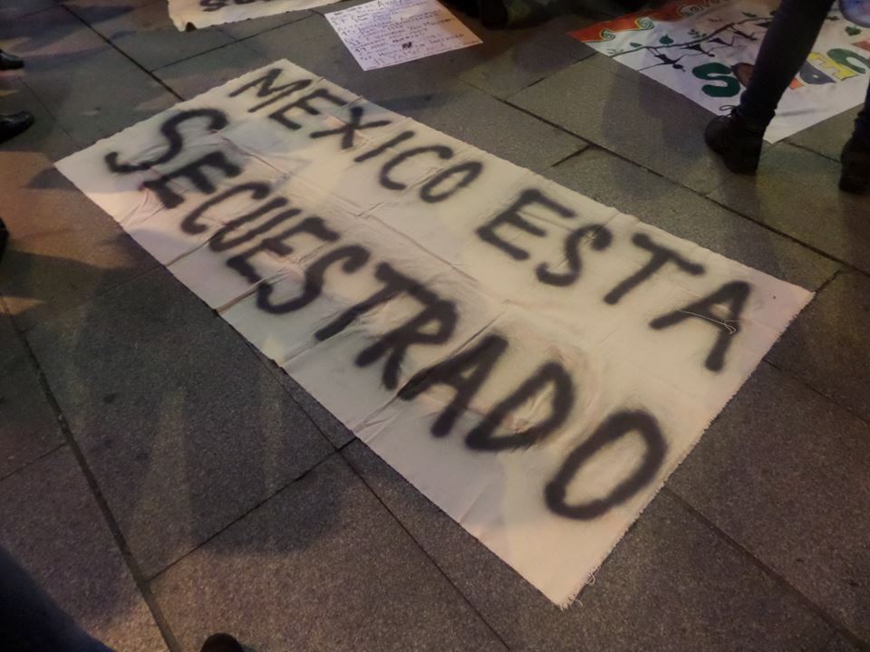 Mexicanos en todo el mundo piden justicia por los 43 de Avotzinapa