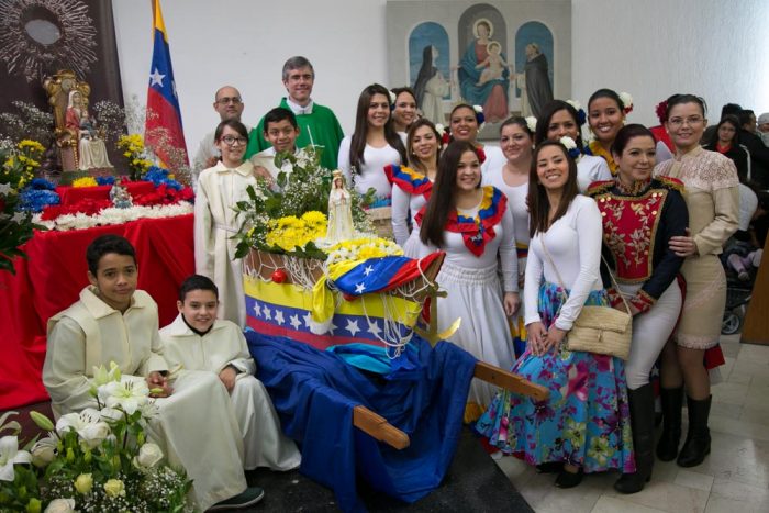 Comunidad venezolana conmemora aniversario patrio al ritmo de Danzas Venezolanas en Chile